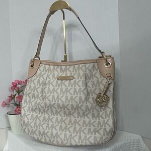 Michael Kors Beige and Cream Women's‎ Shoulder Bag~ Jet Set MK Logo